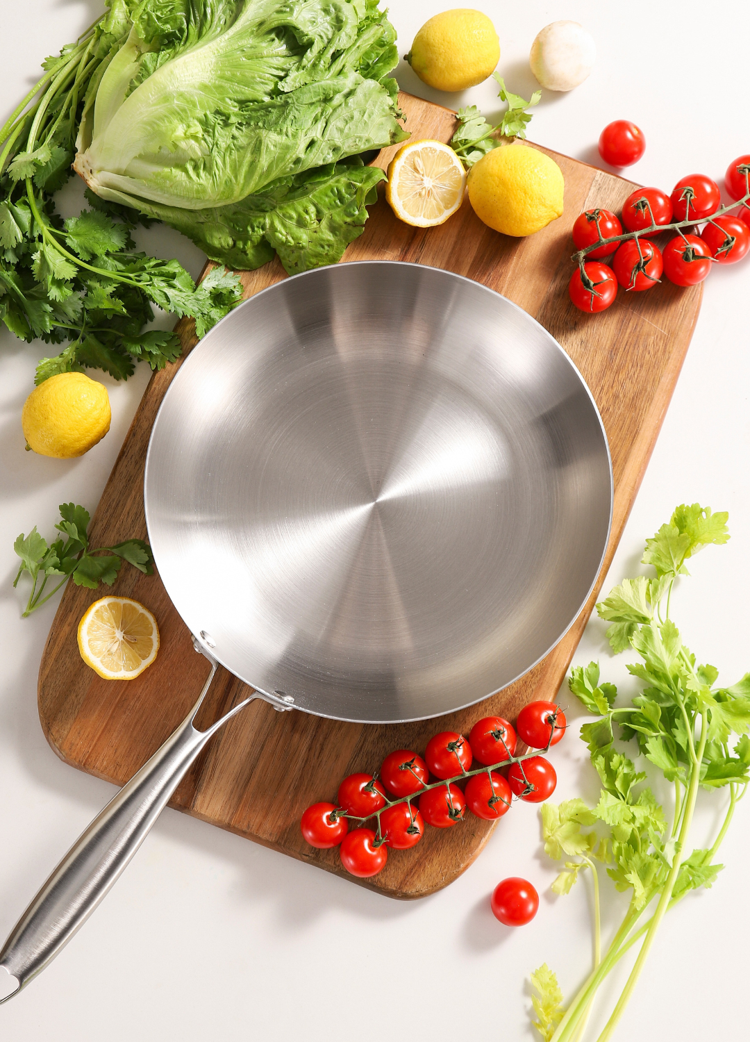 Une poêle inox